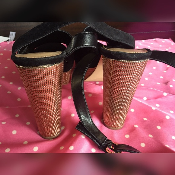 NWOT Michael Kors tie up wedge - Picture 5 of 6